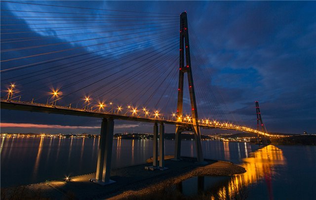 Надежность конструкции Русского моста контролируется через космос