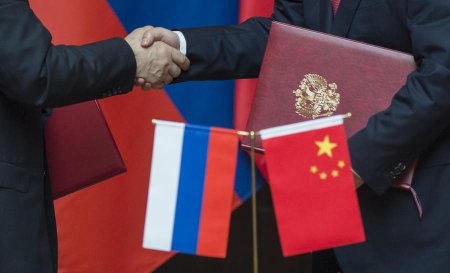 ​Американский политик: Ссорясь с Россией, США проиграют Китаю