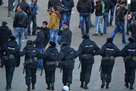 СМИ: ФМС и полиция будут «вылавливать» нелегалов в Курбам-байрам