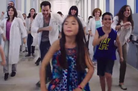 ​Танец против рака: Испанские врачи сделали музыкальный клип в рамках сбора средств на исследования