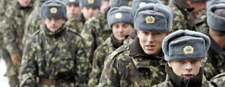 Порошенко ввёл в действие решение СНБО об укреплении обороноспособности стр ...
