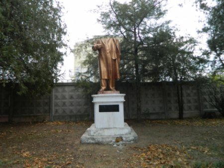 Чудеса Одессы: Ленин без головы и исчезнувший бюст маршала Жукова