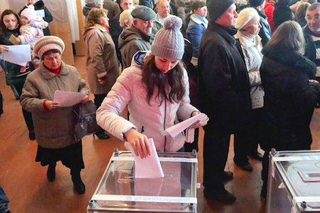 Кремль: Россия не признает выборы на Донбассе