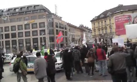 Жители Братиславы встретили Порошенко криками "Фашист!"