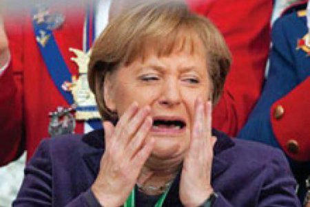 Депутат Европарламента попросил Ангелу Меркель «заткнуться»
