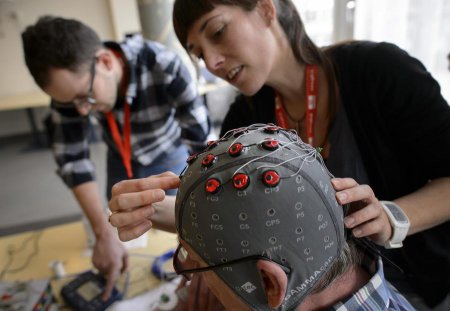Учёные: Cоциальные сети прямо влияют на работу мозга