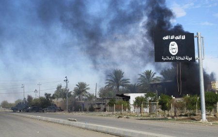 ​Боевики ИГ взорвали центральную библиотеку в иракском городе Мосул и сожгл ...