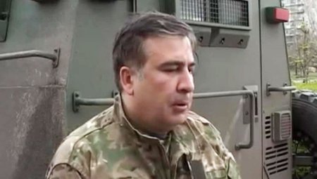 Саакашвили в Донбассе: визит с шампанским