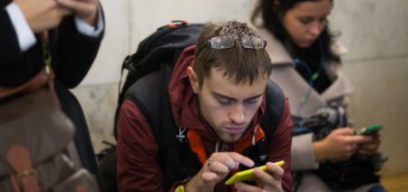 Хакеры взломали Wi-Fi в московском метро и разместили порно.ФОТО 21+