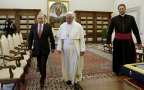 Владимир Путин получил от Папы Франциска медаль ангела-миротворца
