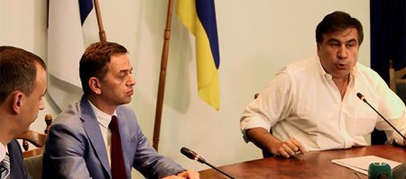 Саакашвили: Был бы я украинским бизнесменом, бросил бы всё и уехал за границу