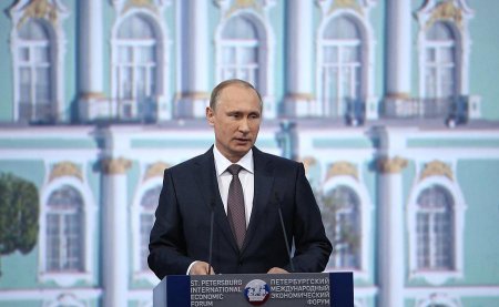 Владимир Путин: Вопреки прогнозам, глубокого кризиса в России не произошло
