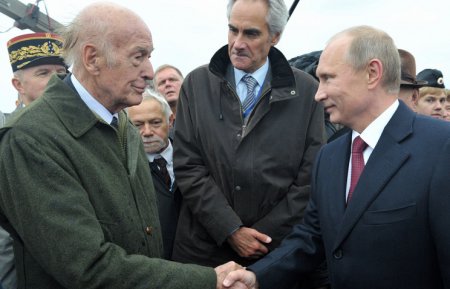 Побывав в гостях у Путина, бывший президент Франции шокировал Европу