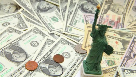 РФ в июле вложила почти $10 миллиардов в долговые обязательства США