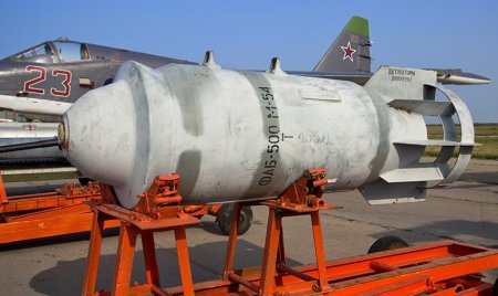 Боевиков ИГ уничтожают 500-килограммовыми фугасными бомбами
