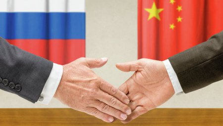 NI призвал Запад опасаться евразийского колосса в лице России и Китая