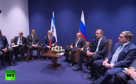 Владимир Путин: Военные РФ и Израиля успешно взаимодействуют в связи с обос ...