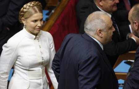 Тимошенко потребовала привлечь Яценюка к уголовной ответственности за ситуа ...