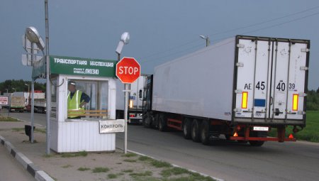 Кремль разъяснил порядок грузоперевозок с Украины в Казахстан через РФ
