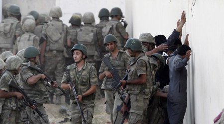 Трое военных Турции погибли из-за обрушенного здания во время проведения спецоперации