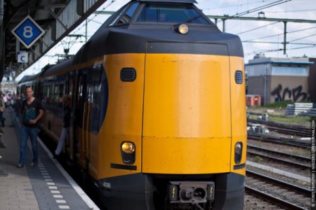 Бельгийский поезд без машиниста проехал между городами