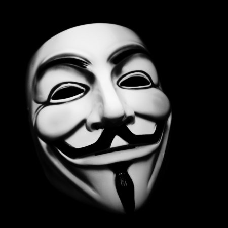 Хакеры Anonymous взломали базу данных Минобороны Франции