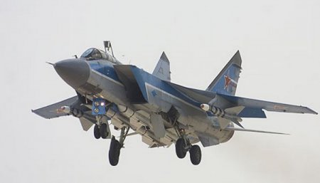 Истребители МиГ-31БМ поразили мишени в ночном небе на учениях в Астраханской области