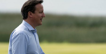 Кэмерон назвал безосновательными обвинения в уклонении от уплаты налогов