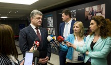 Порошенко обещает вернуть Савченко в Украину до конца месяца