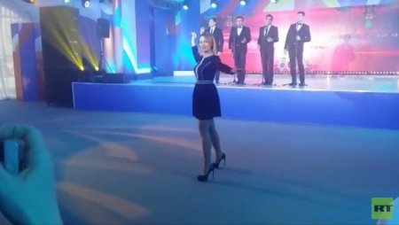 Захарова сдержала обещание и станцевала "Калинку" на саммите Россия-АСЕАН (Видео)