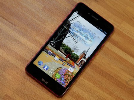 Asus показал первый смартфон на новом процессоре Snapdragon 821
