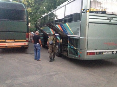 В Запорожье искали бомбу в автобусах, в которых верующие поехали на крестны ...