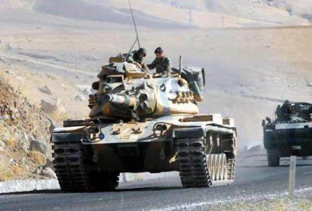 При нападении курдских повстанцев погибли пятеро турецких военнослужащих