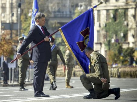 Порошенко поздравил крымчан с Днем независимости Украины