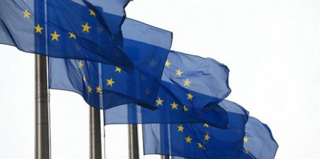 Евросоюз продлил санкции в отношении граждан России