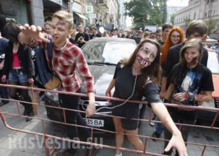В Киеве прошел зомби-парад: окровавленные лица и хороводы смерти (ФОТО, ВИДЕО)