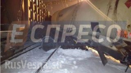 Ночь аварий: БТР, грузовик и поезда столкнулись на Украине (ФОТО, ВИДЕО)