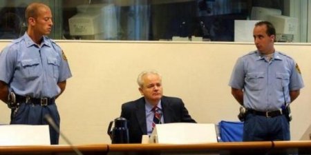 Врач Милошевича заявил об умышленном отравлении политика в Гааге