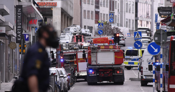 В грузовике, управляемом террористом в Стокгольме, была бомба, – СМИ