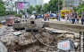 Зрелищные кадры: В Киеве прорвало напорную трубу, пострадали автомобили и з ...