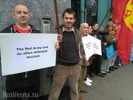 По всей Европе прошли акции протеста против сноса памятников советским воинам-освободителям в Польше (ФОТО, ВИДЕО) | Русская весна