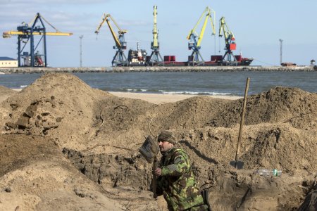 «Скучно, чем бы заняться»: как соцсети отреагировали на планы украинских властей углубить Азовское море