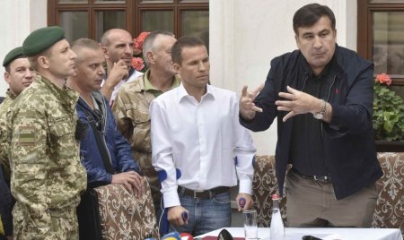 Саакашвили готовится к походу на Киев