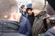 Видео: На Майдане произошла стычка между Бирюковым и участниками «Азова»