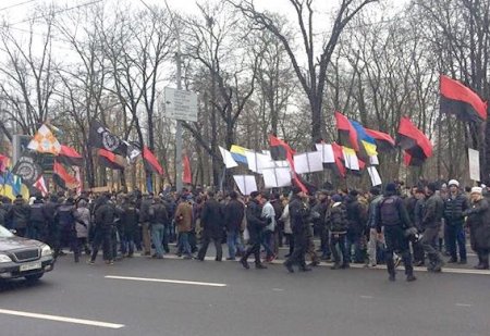 За импичмент и против барыг: сторонники Саакашвили устроили марш в Киеве