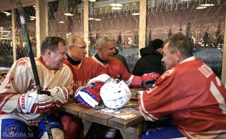 Путин и Шойгу приняли участие в хоккейном матче (+ВИДЕО, ФОТО)