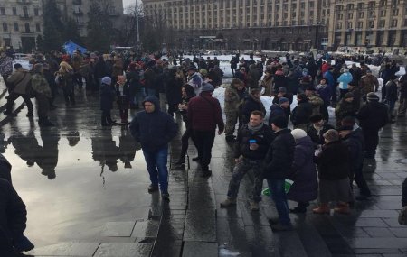 На Майдане собралось около 300 сторонников Порошенко | anna-news