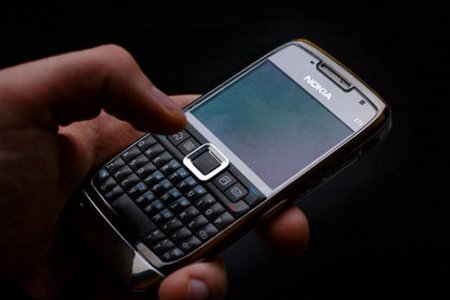 2400 рублей за 47 мм: Представлен самый маленький мобильный телефон в мире