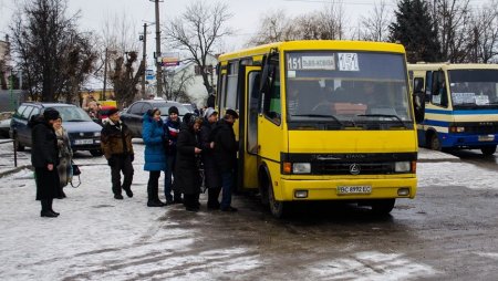 Проезд в частном транспорте Львова станет платным для пенсионеров