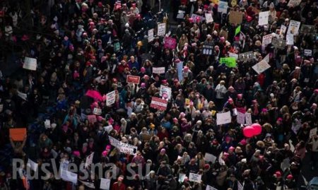 Сотни тысяч американцев вышли на марш против Трампа: улицы Вашингтона и Нью-Йорка заполнены людьми (ФОТО, ВИДЕО)